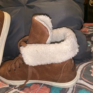 Cute fury boot sneakers